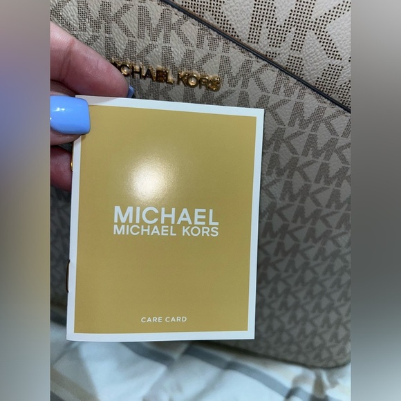 NWOT MK Jet Set Travel Large Chain Shoulder Tote Vanilla MK Signature Logo - Picture 11 of 16